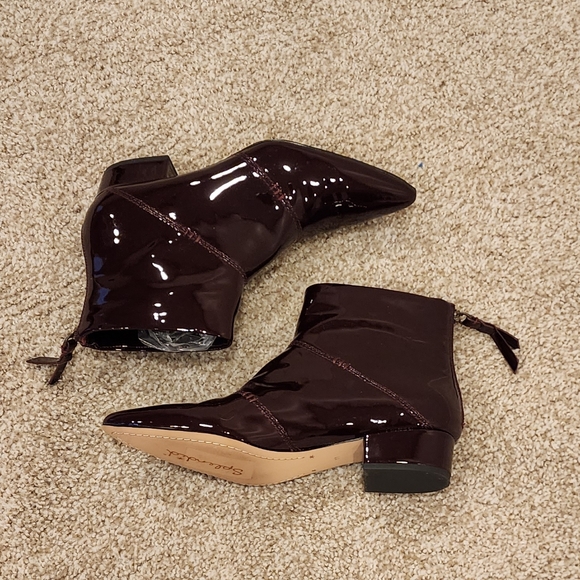 NWOT Pointed toe patent leather booties - Picture 6 of 12